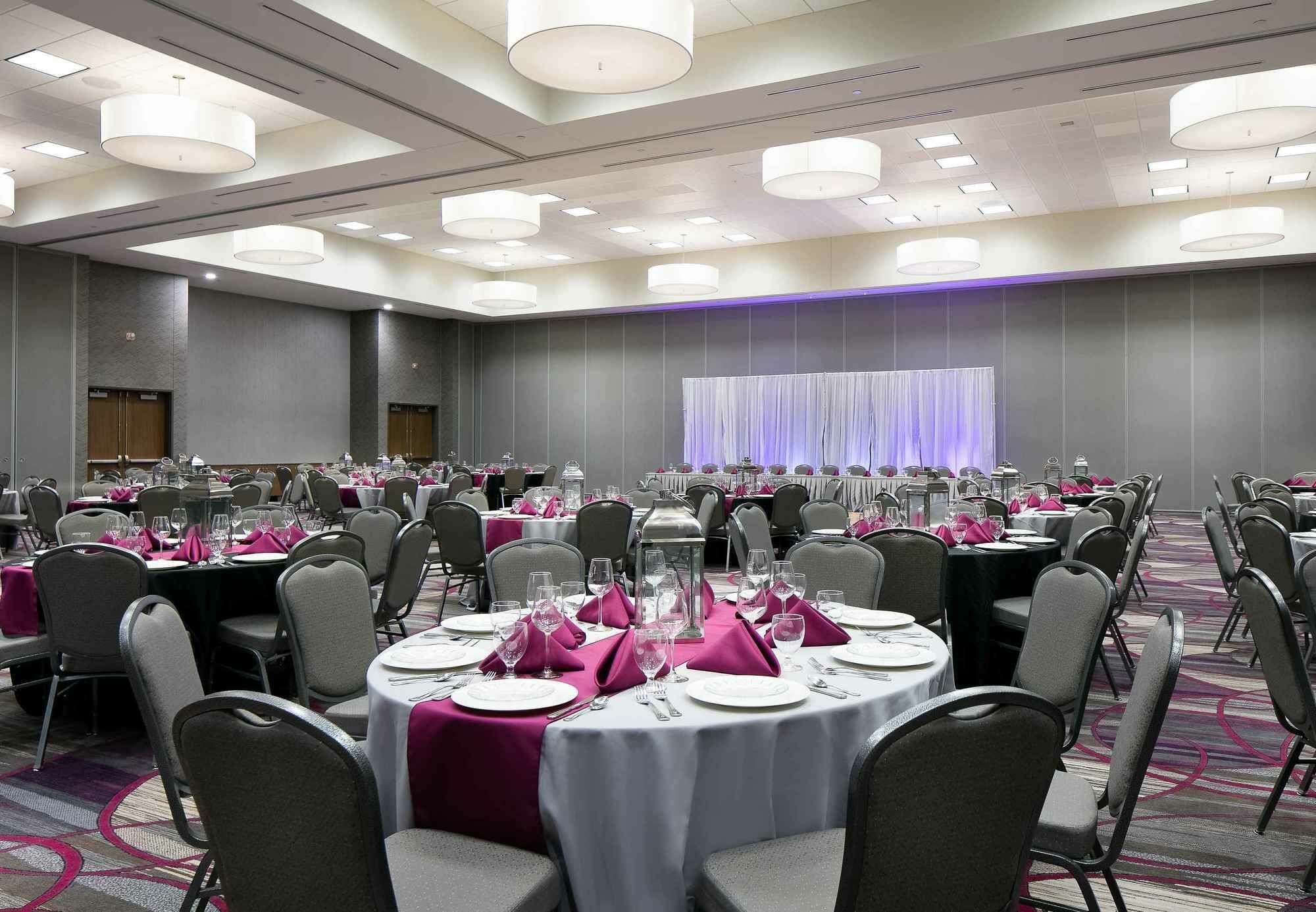 Courtyard By Marriott Omaha Bellevue At Beardmore Event Center Exterior photo